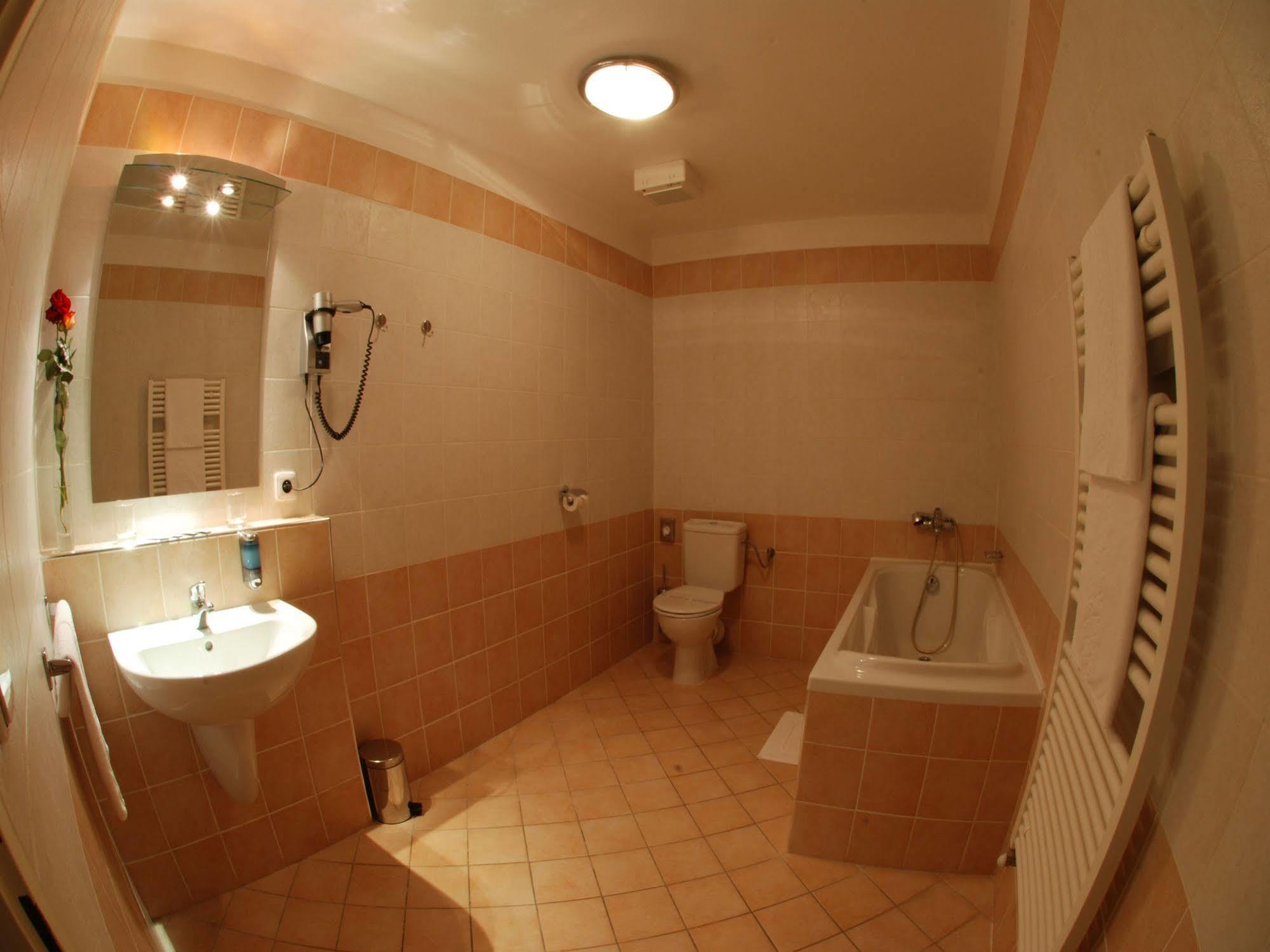 Ea Tosca Hotell 3*